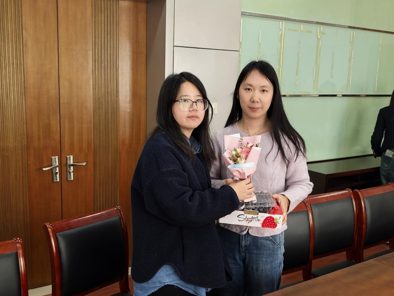 办公室女性职工风采